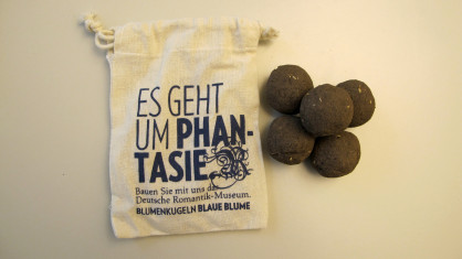 spendenartikel romantik museum blumenkugeln blaue blume